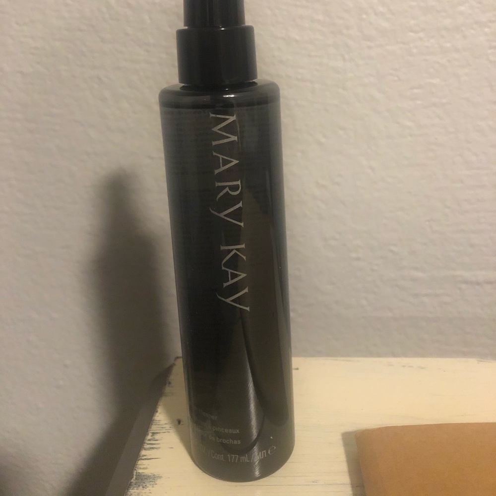 Mary Kay Brush Cleaner